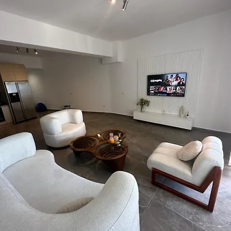 Minimalistic Luxury * Sarandë